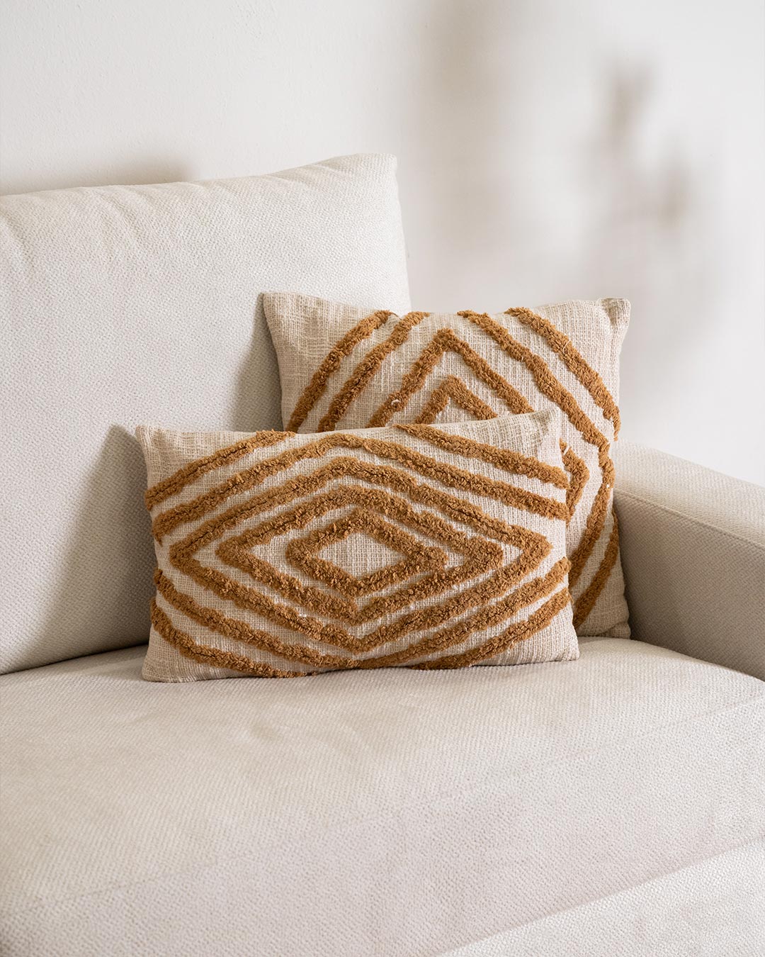 Coussin en coton mat ocre