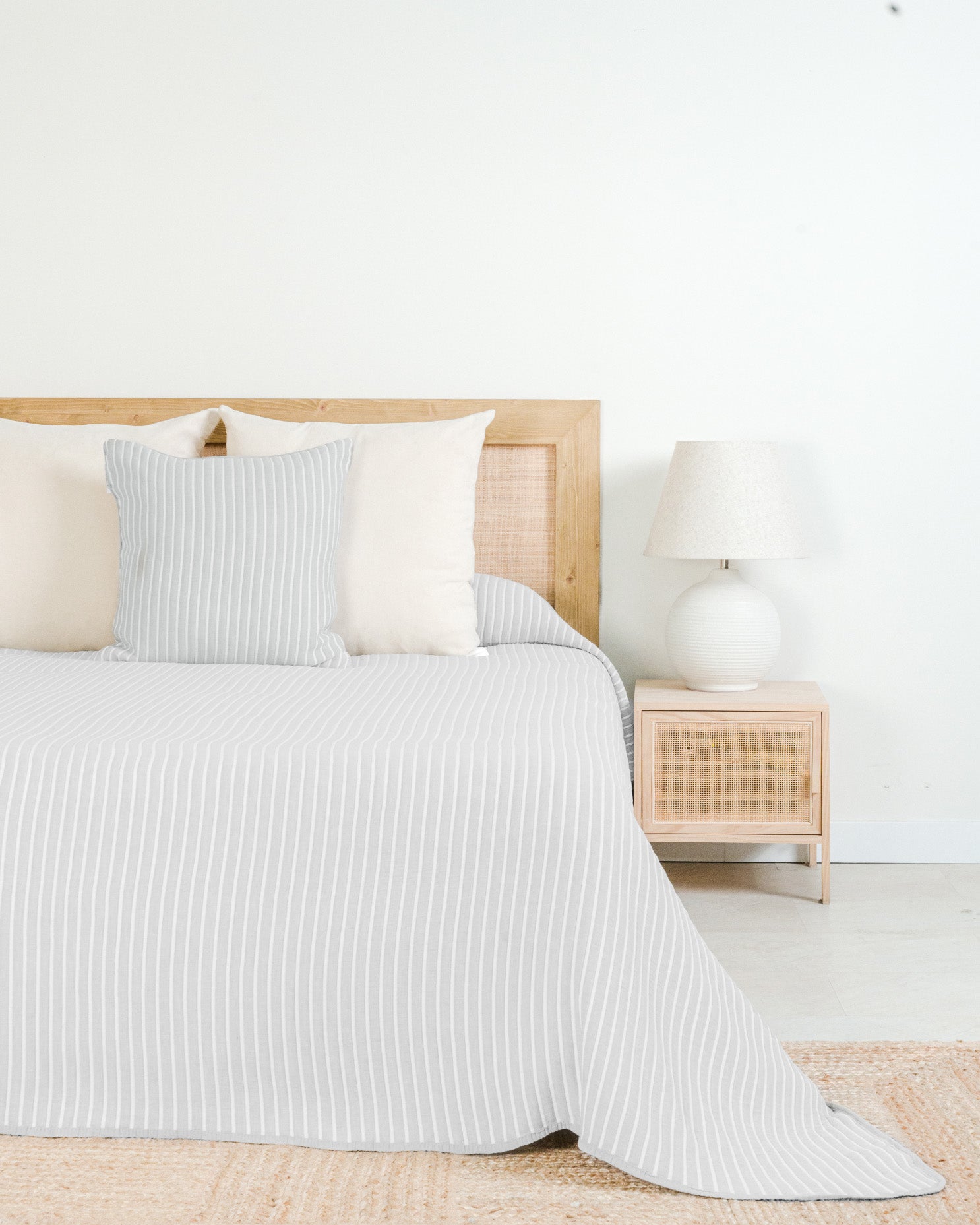 Colcha Doble Tela Algodón Jacquard  Raya Nitia Gris Claro