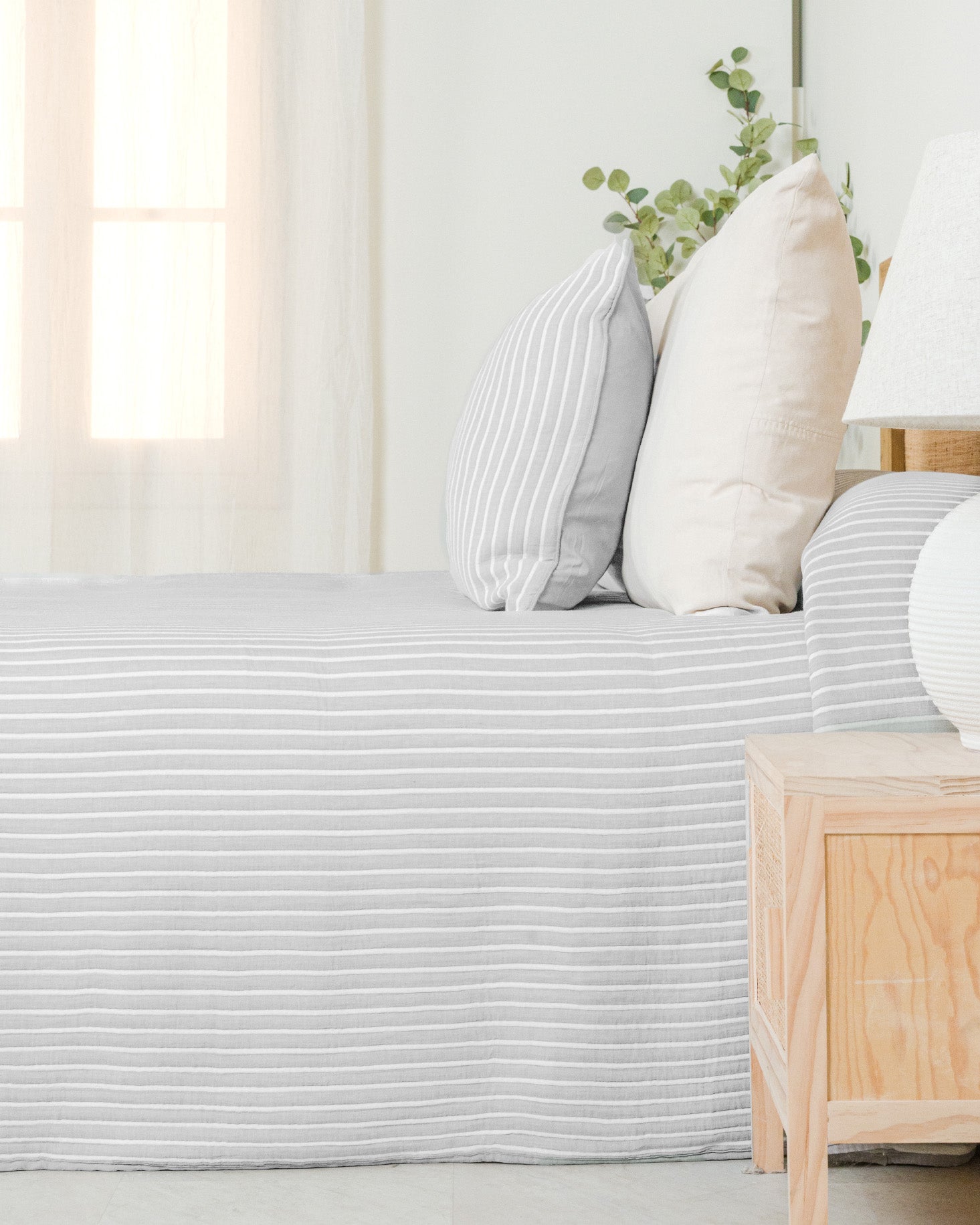 Colcha Doble Tela Algodón Jacquard  Raya Nitia Gris Claro