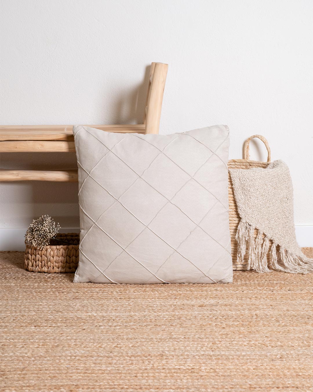 Nouveau coussin Rhombo en daim taupe