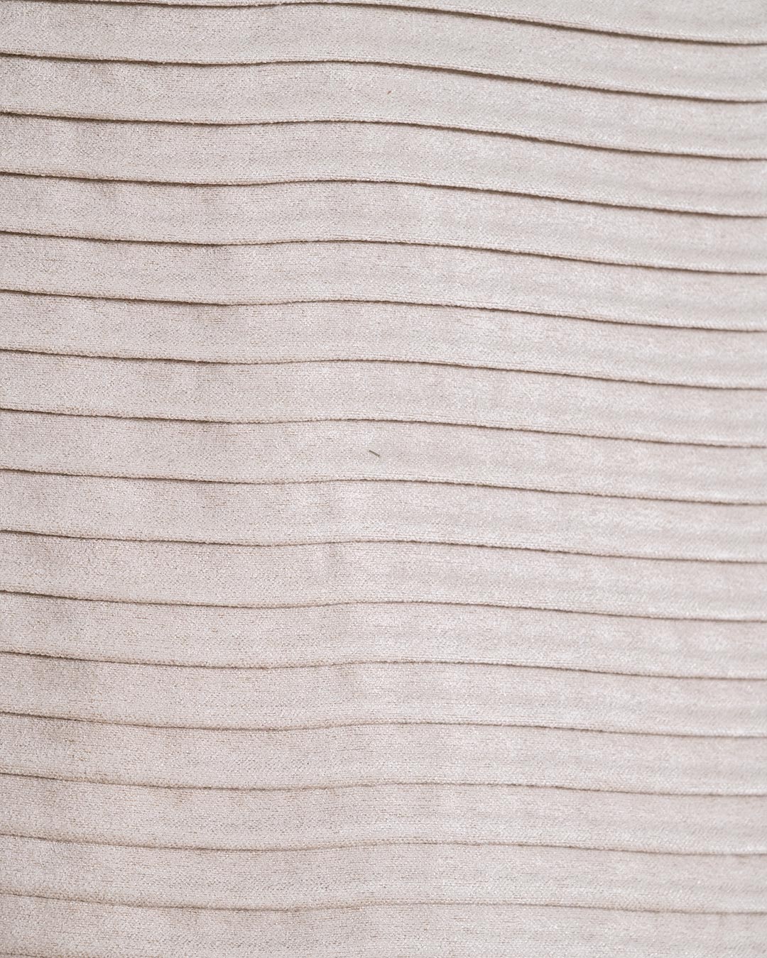 Coussin New Waves en daim taupe