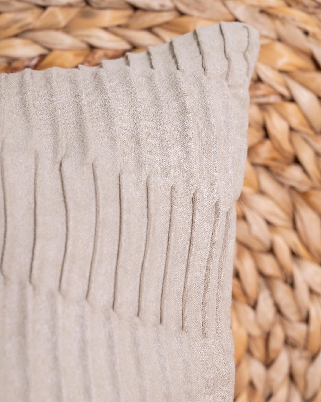 Nouveau coussin Trace en daim taupe