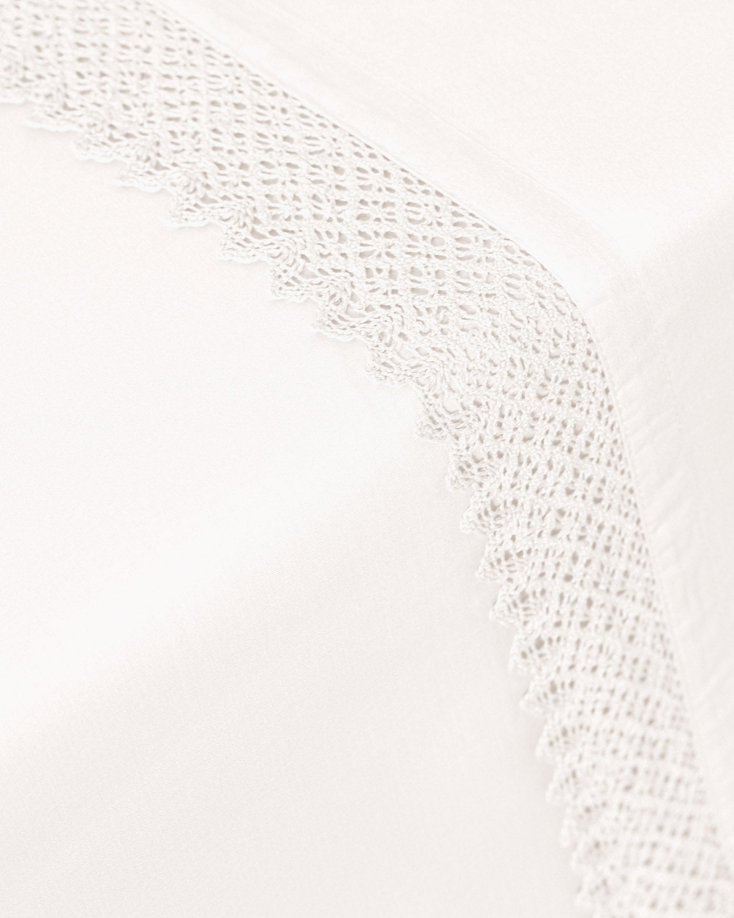 Conjunto de lençóis lisos brancos com apliques