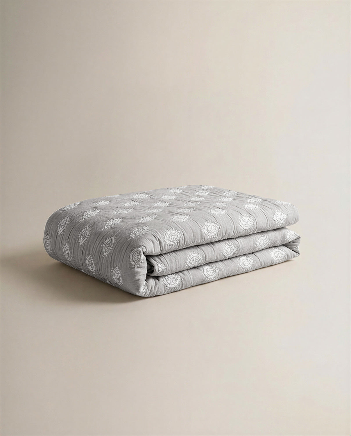 Colcha doble tela jacquard parallel gris claro