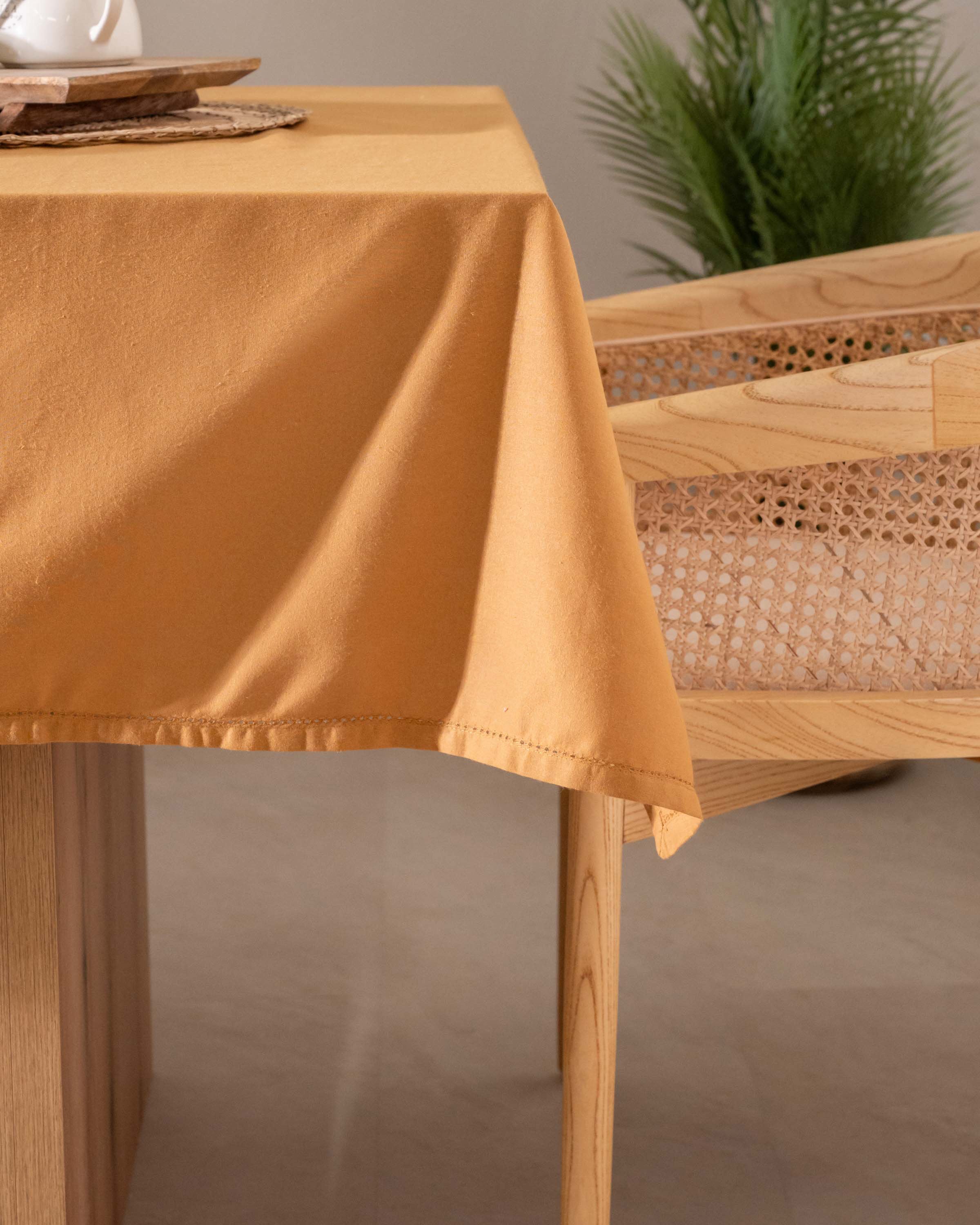 Mantel Liso Antimanchas Algodón Ocre
