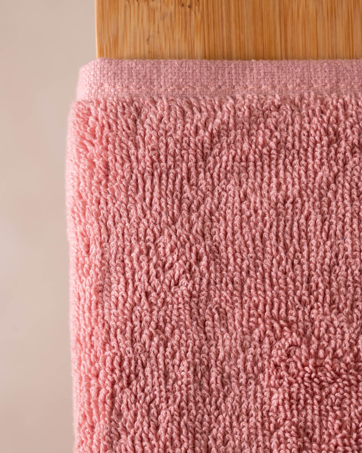 Toalla Flecos Lisa 550g Rosa Keike