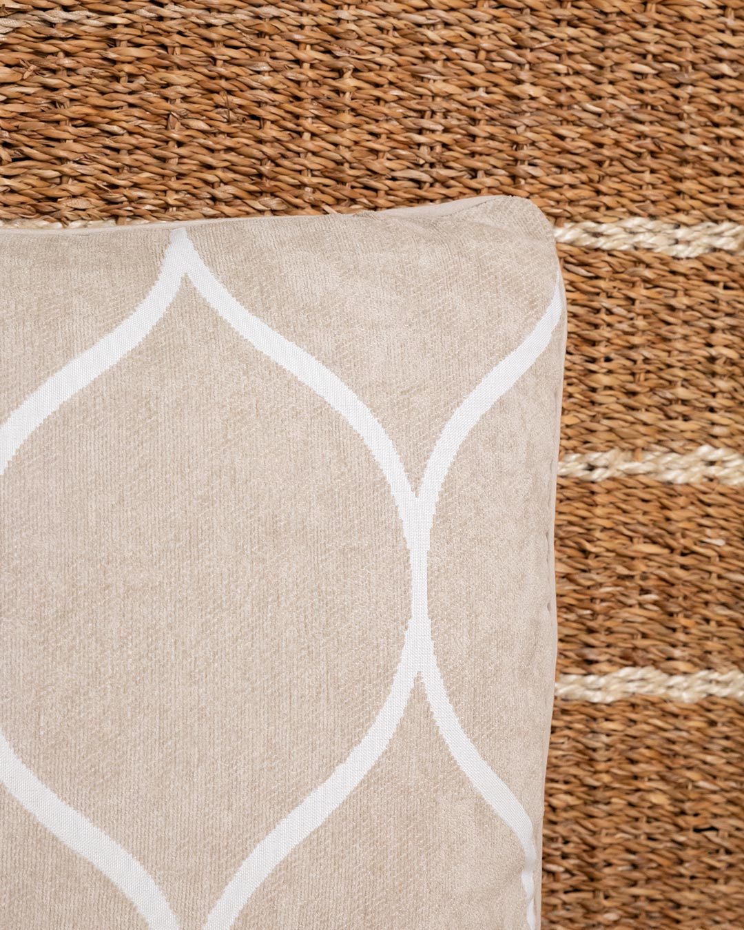 Cojín Jacquard Chenilla Lippy Topo
