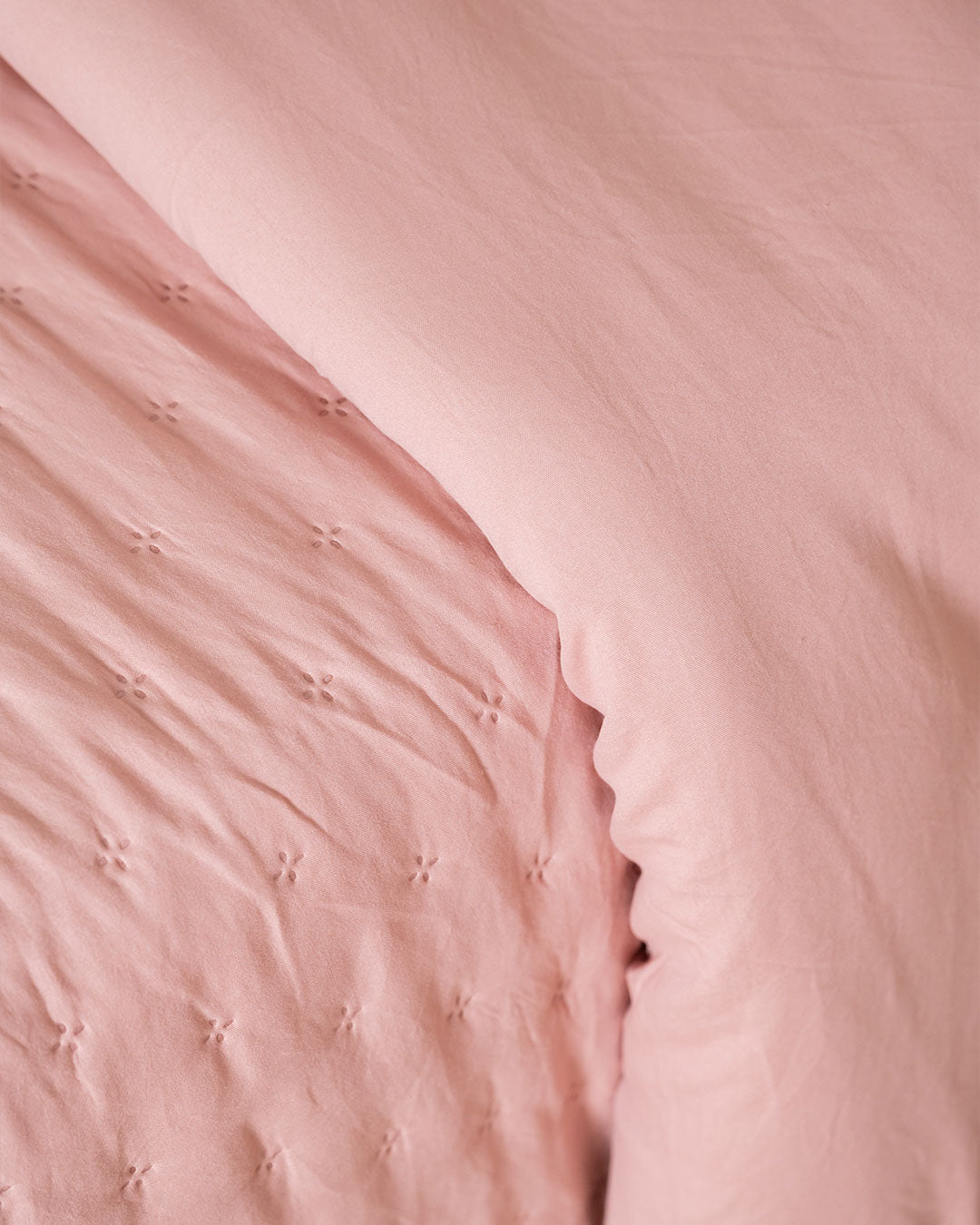 Funda Nórdica Acolchada Perforada Rosa Keike