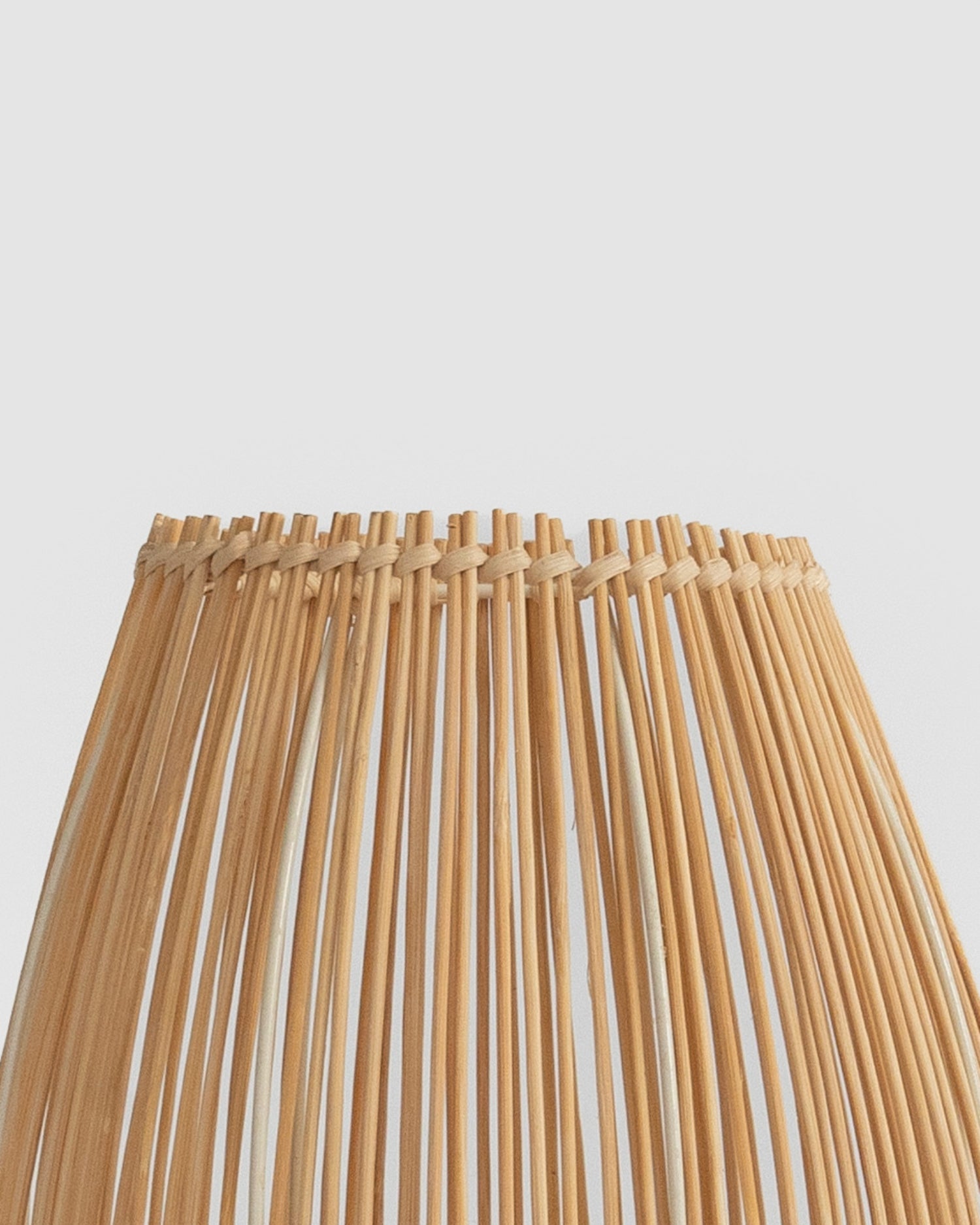Lámpara de mesa ratán cubo