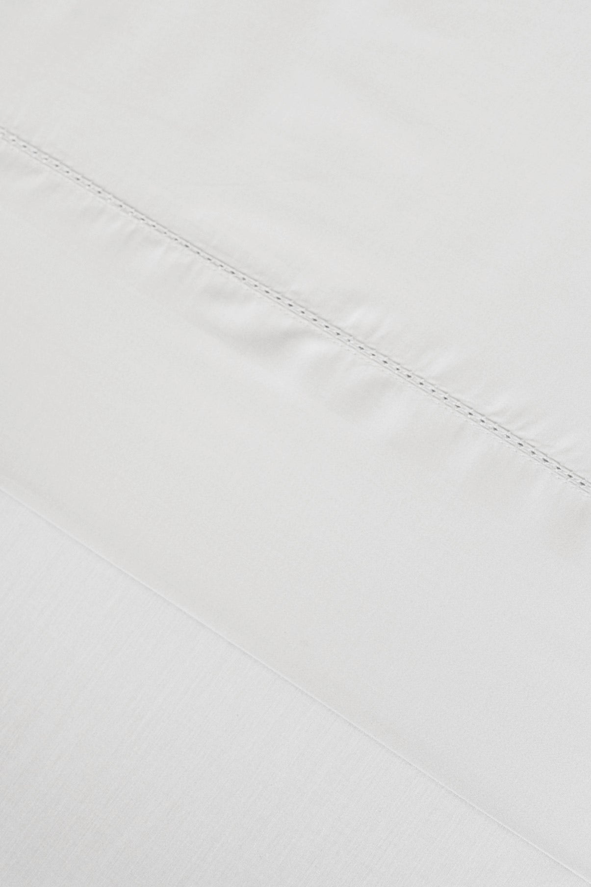 Juego de Sábanas Satén con Vainica Lisas Blanco