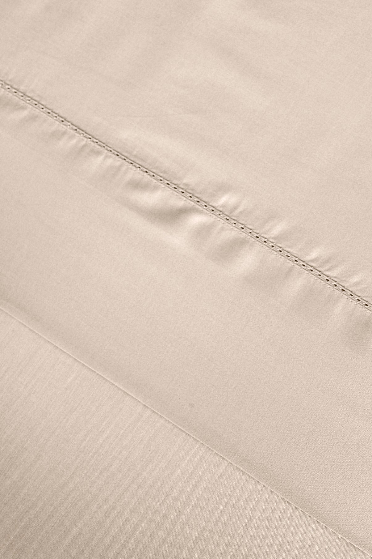 Juego de Sábanas Satén con Vainica Lisas Natural