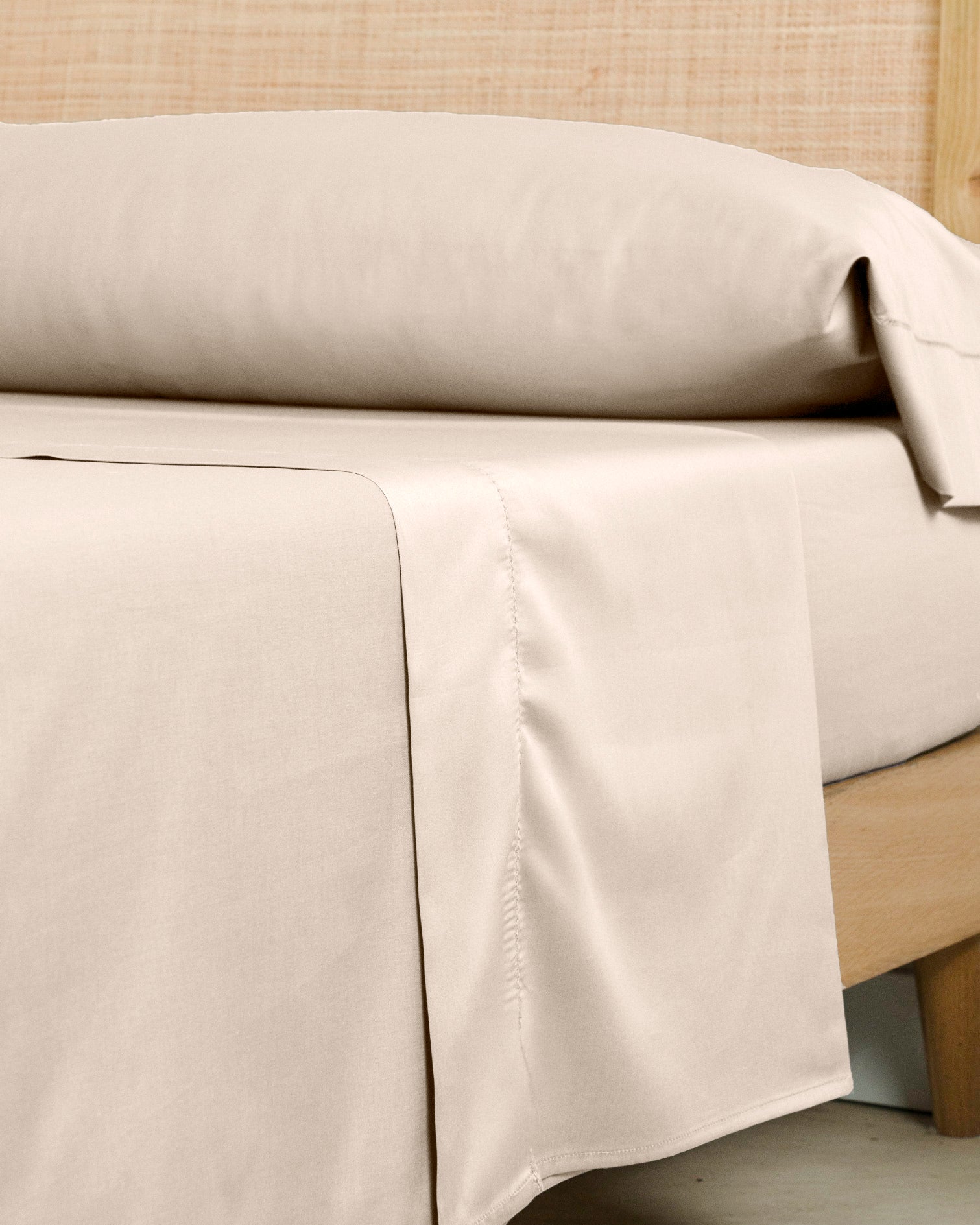 Juego de Sábanas Satén con Vainica Lisas Natural