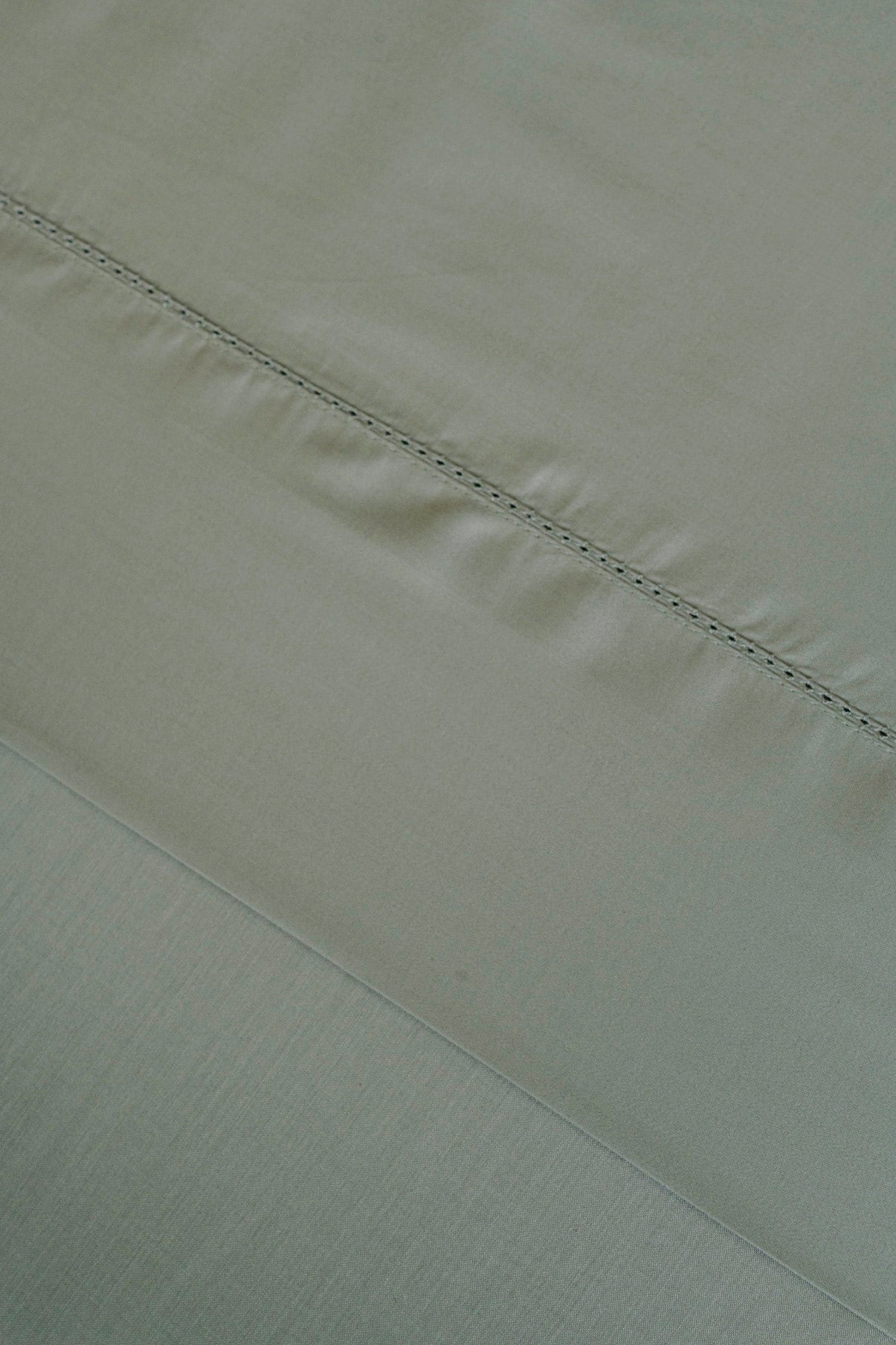 Juego de Sábanas Satén con Vainica Lisas Verde Seco