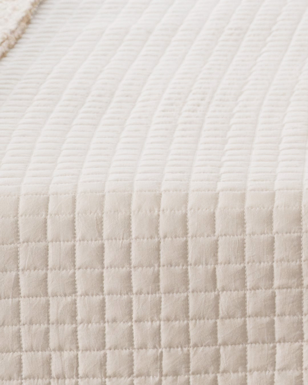 Colcha Cuadrito Lisa Natural