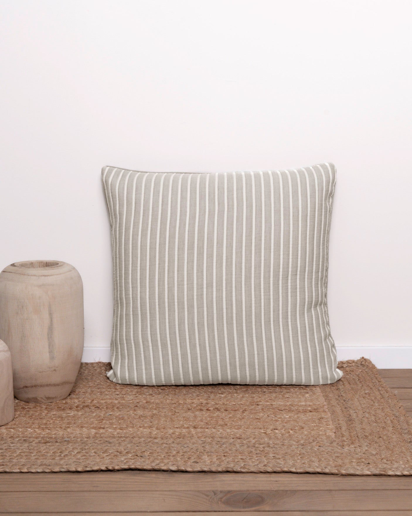 Cojín doble tela algodón jacquard Raya Nitia gris claro
