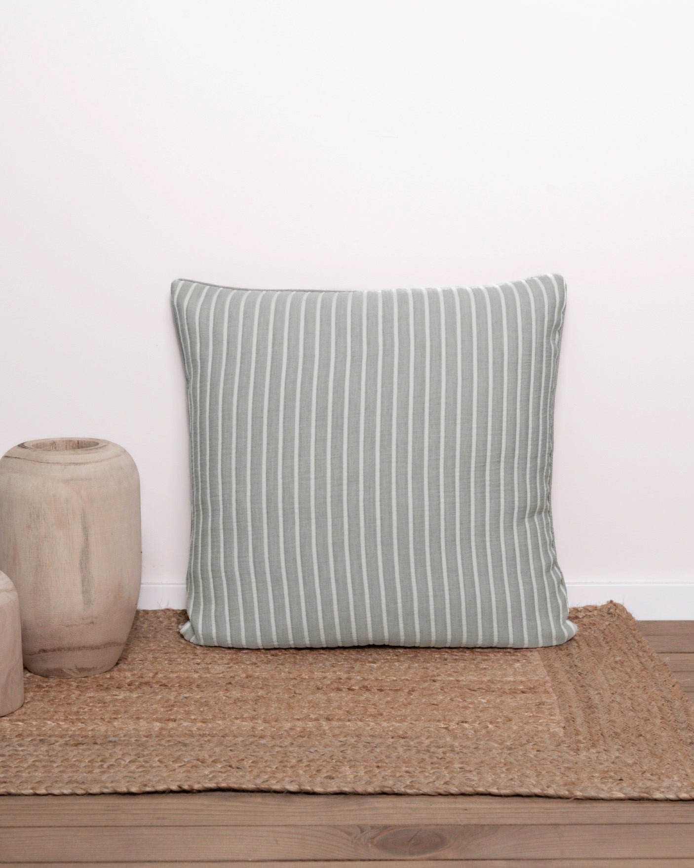 Cojín doble tela algodón jacquard Raya Nitia verde seco