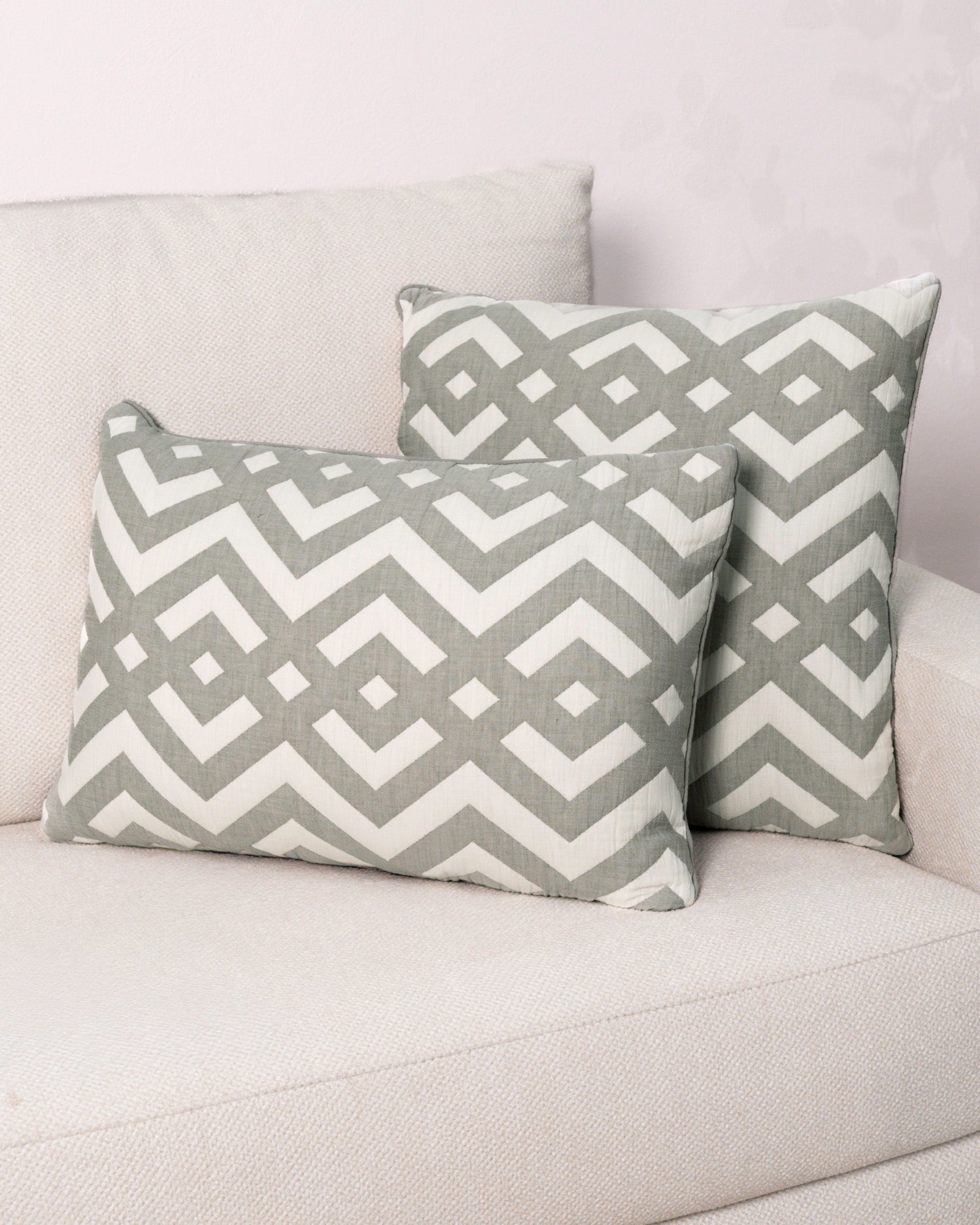 Cojín doble tela algodón jacquard Nela verde seco