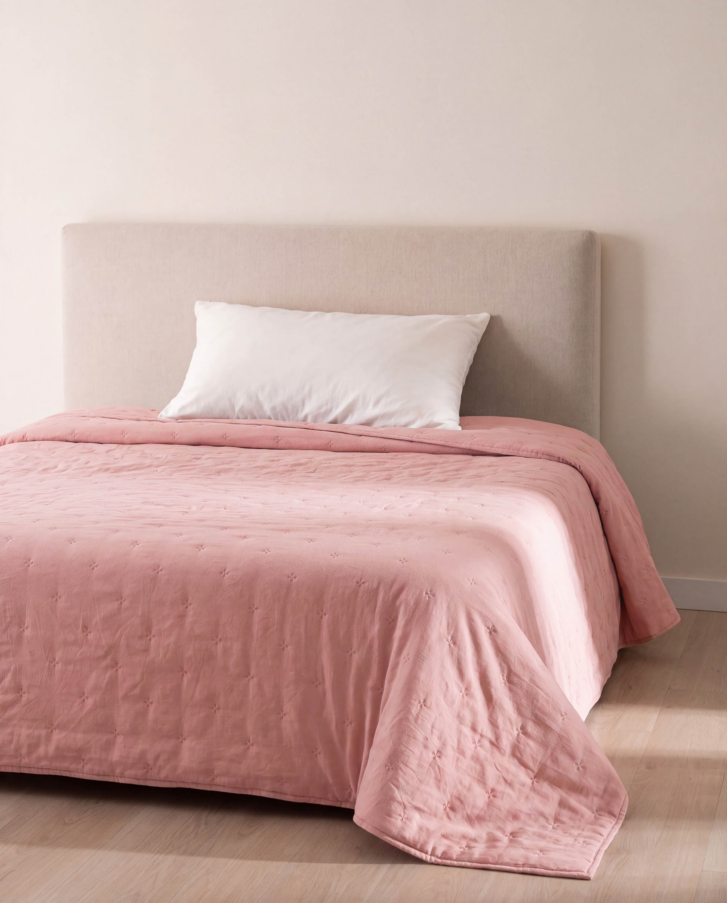 Housse de couette matelassée perforée rose Keike