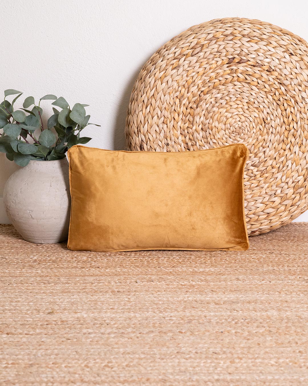 Nouveau coussin en velours ocre