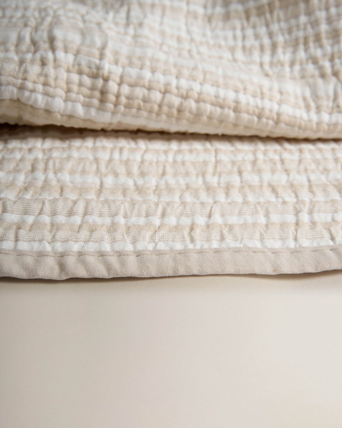 Colcha doble tela jacquard oli arena