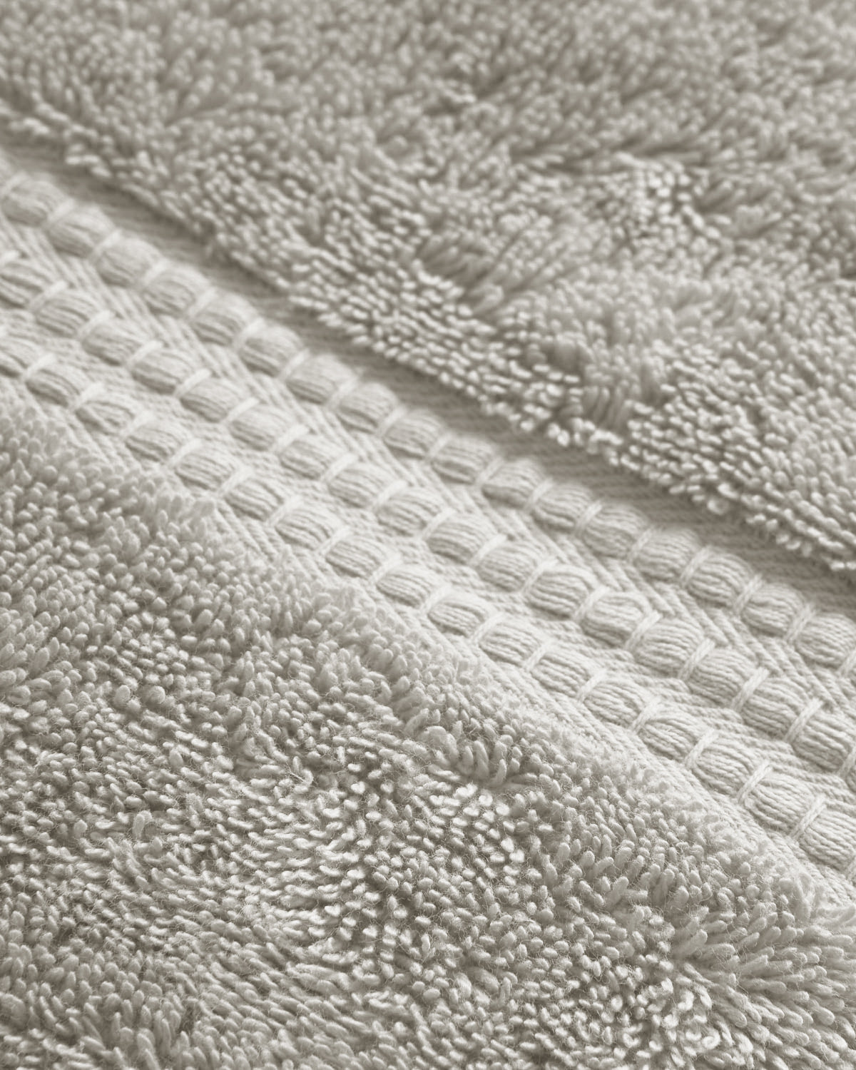 Toalla de baño 700gr premium gris claro