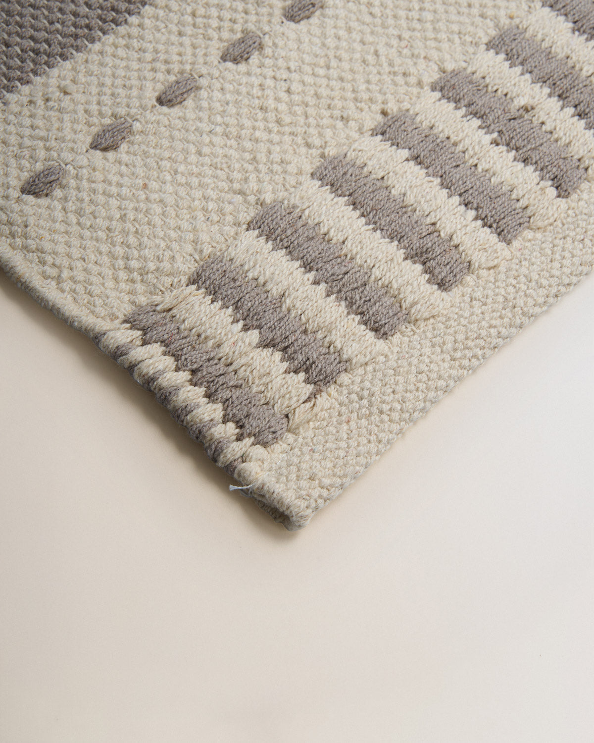 Tapis en coton gris clair