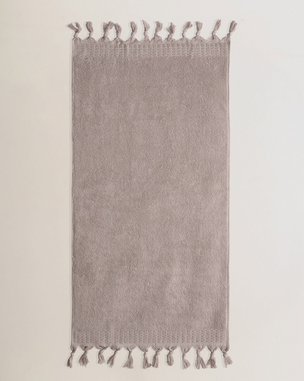 Asciugamano con frange semplici 550 g grigio chiaro