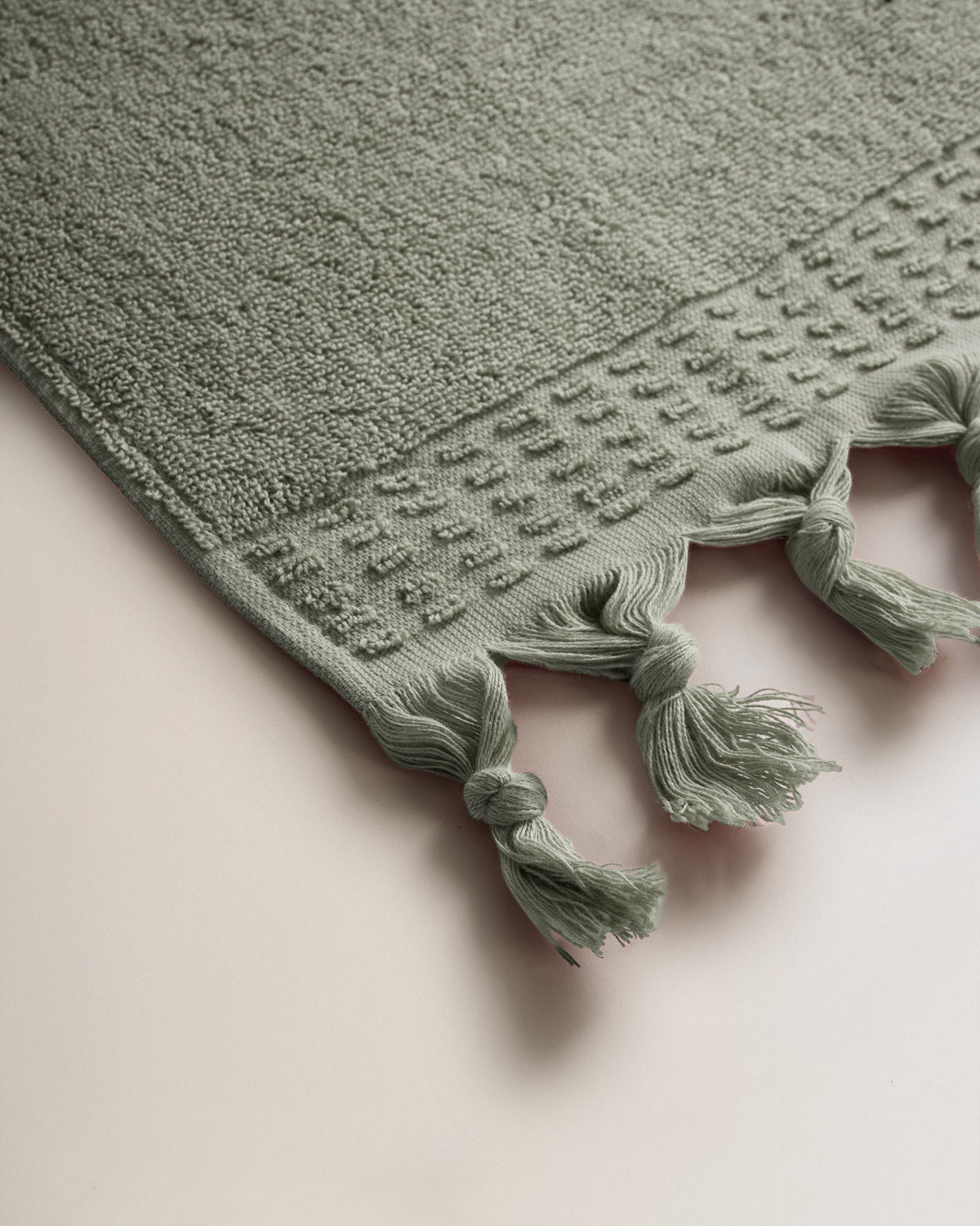 Serviette à franges unie 550 g Vert sec