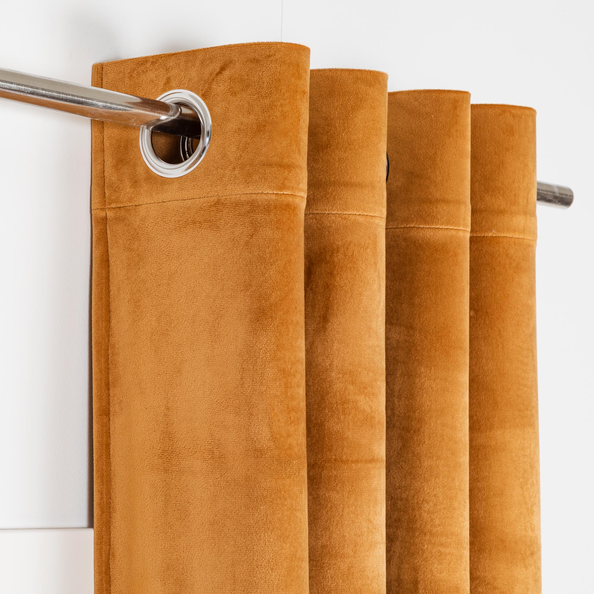 Cortina Ollao New terciopelo Ocre