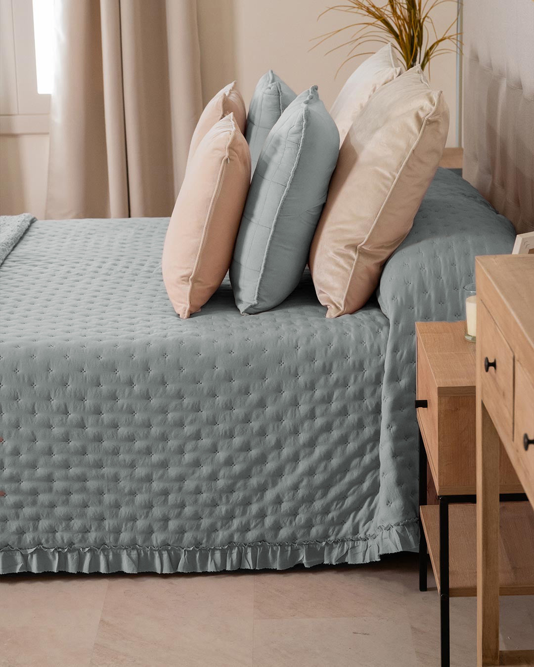 Colcha perforada azul keike