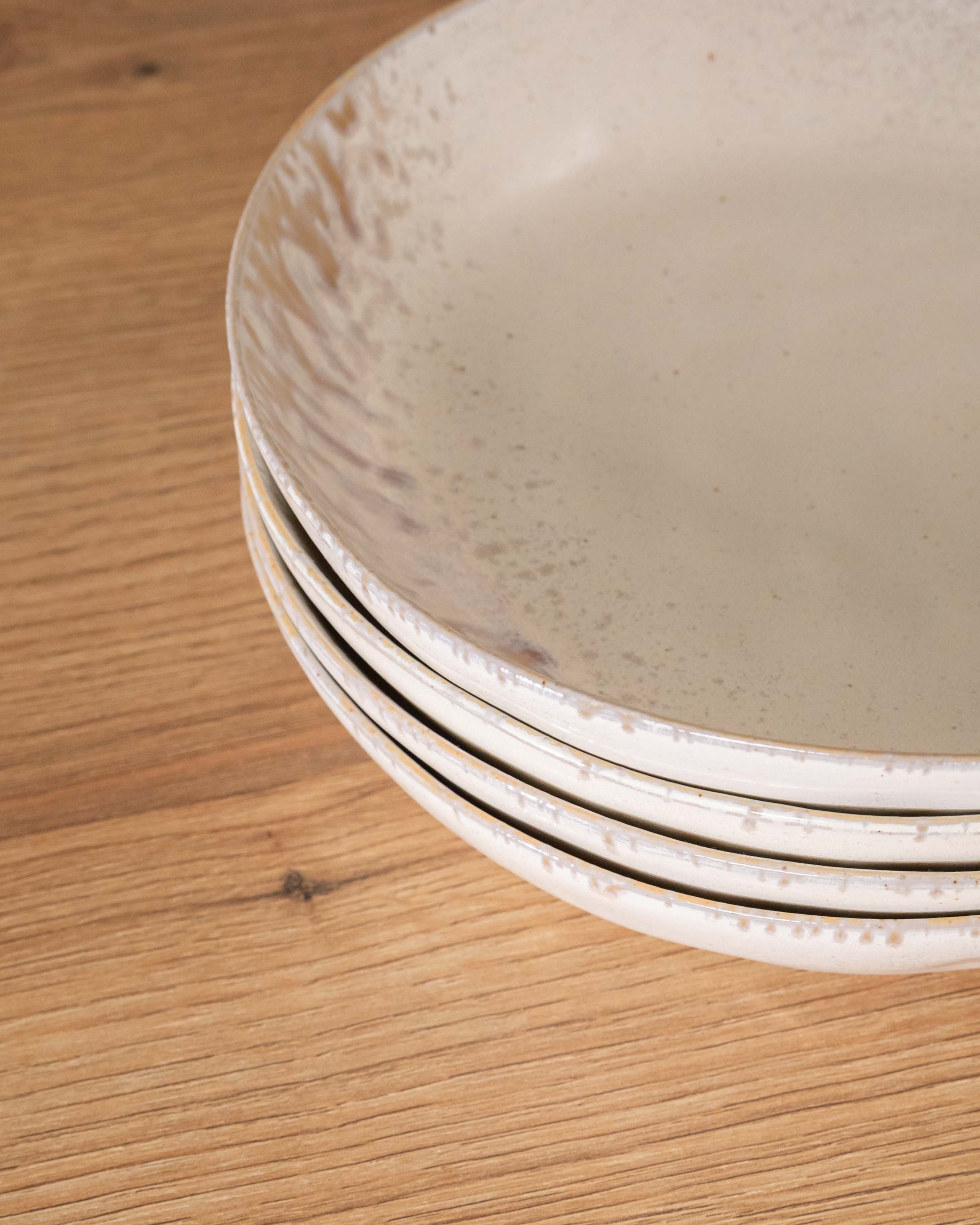 Plato hondo gres clauvelia envejecido