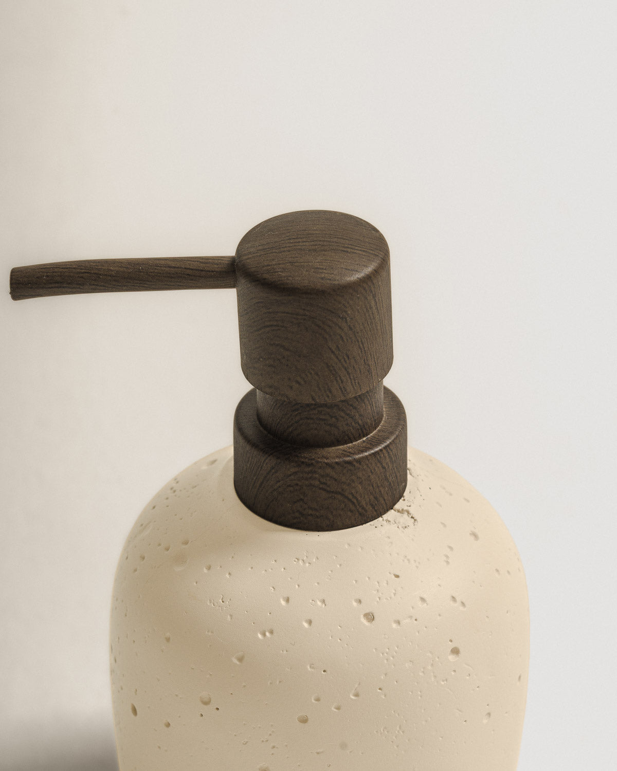 Dosificador Pequeño Baño de piedra Ventria Natural