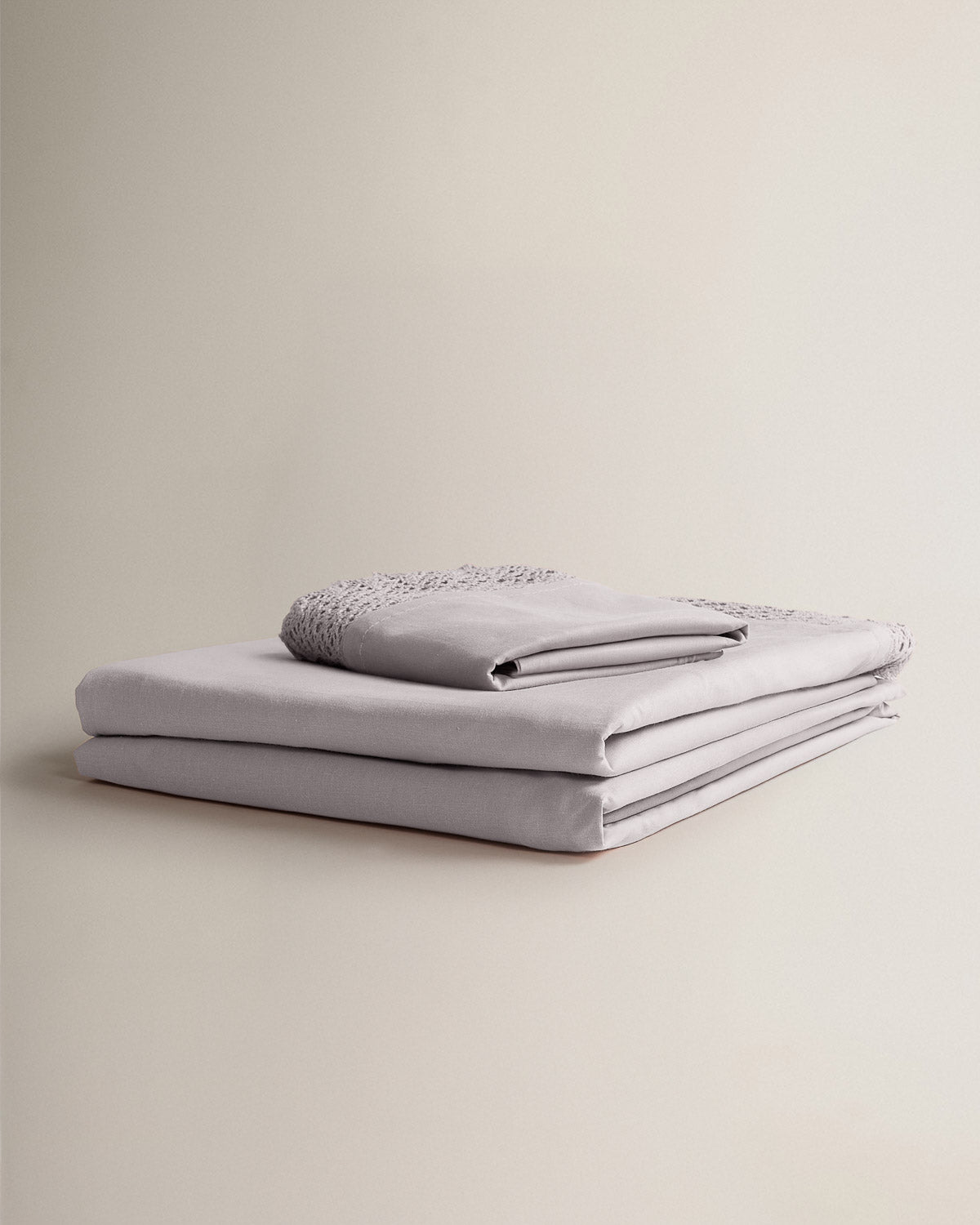 Juego de Sábanas Aplique Lisas Gris Claro