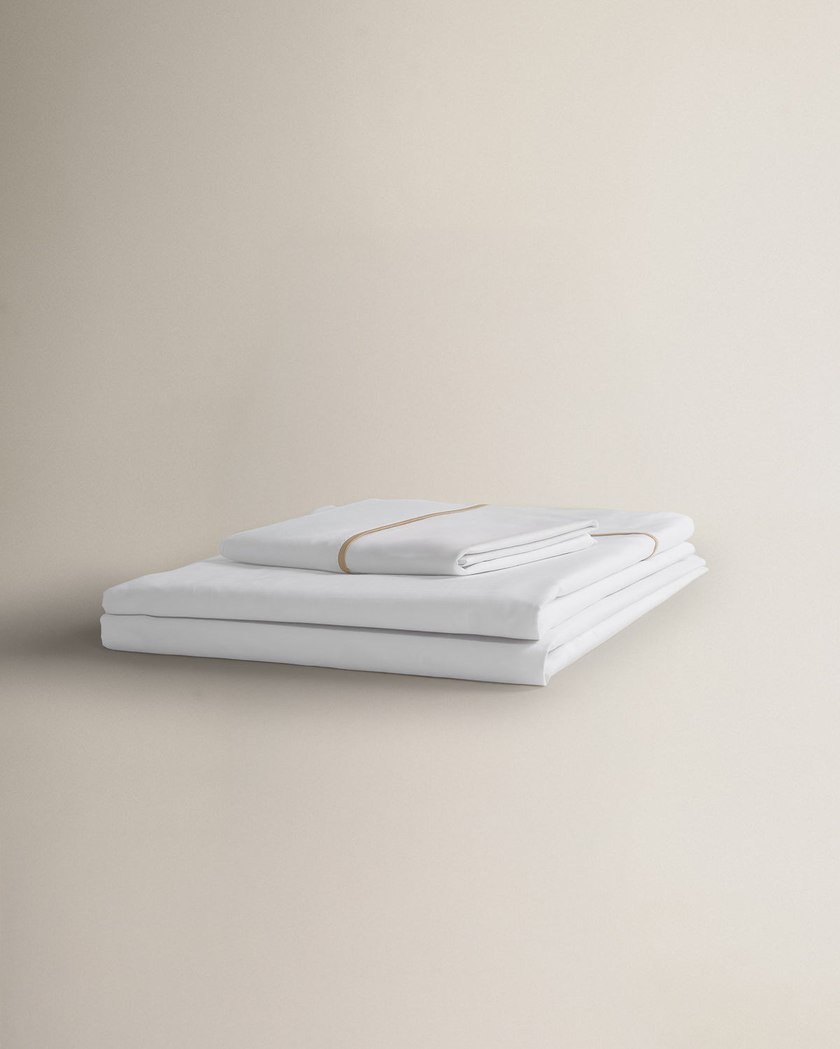 Ensemble de draps en percale de coton avec passepoil blanc