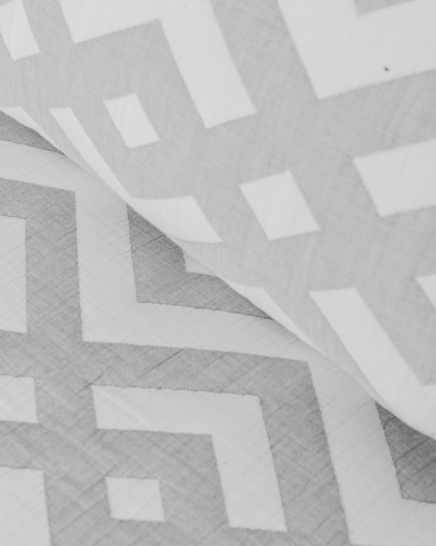 Colcha Doble Tela Algodón Jacquard  Nela Gris Claro