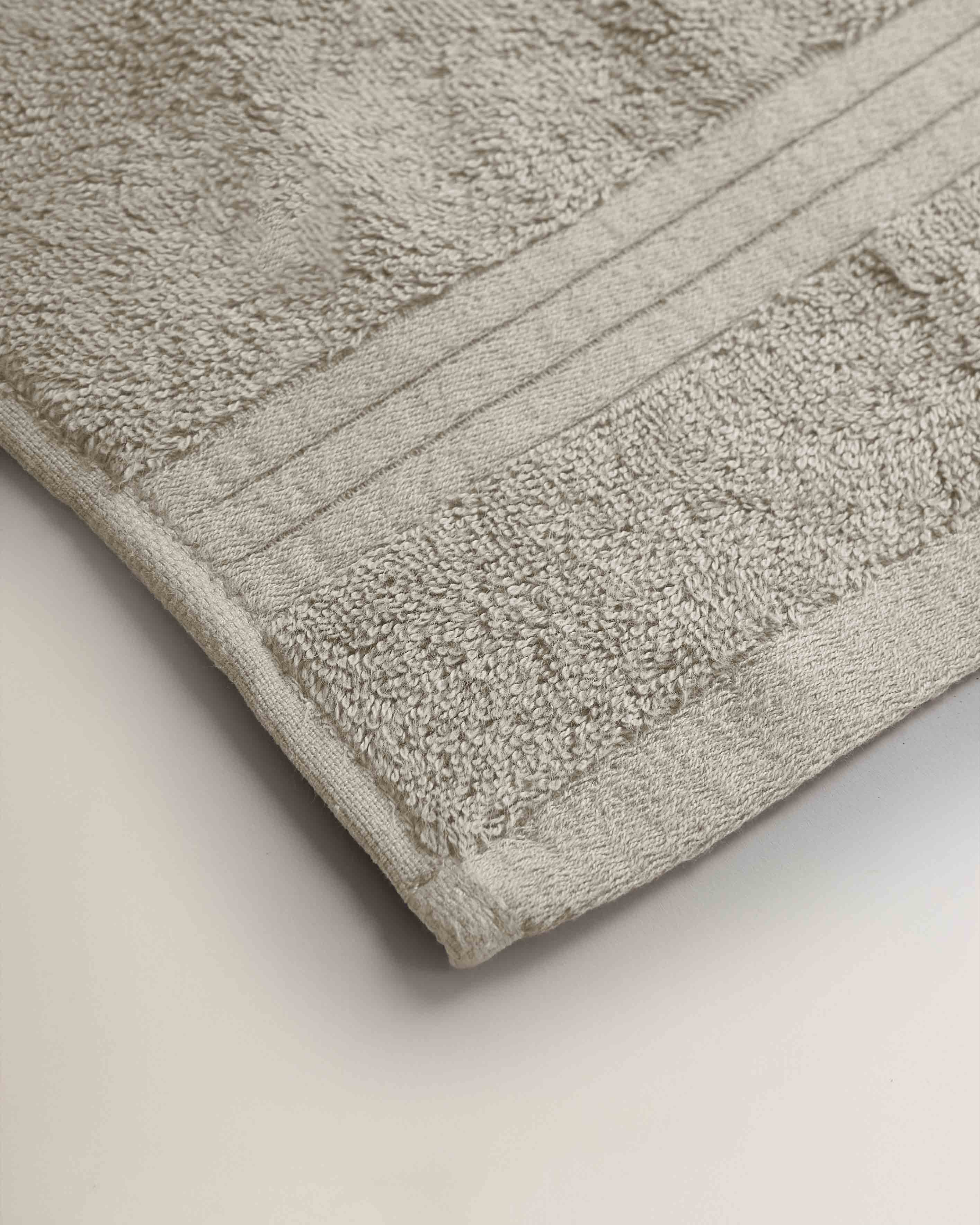 Toalla baño algodón gris claro (700 gr/m²)