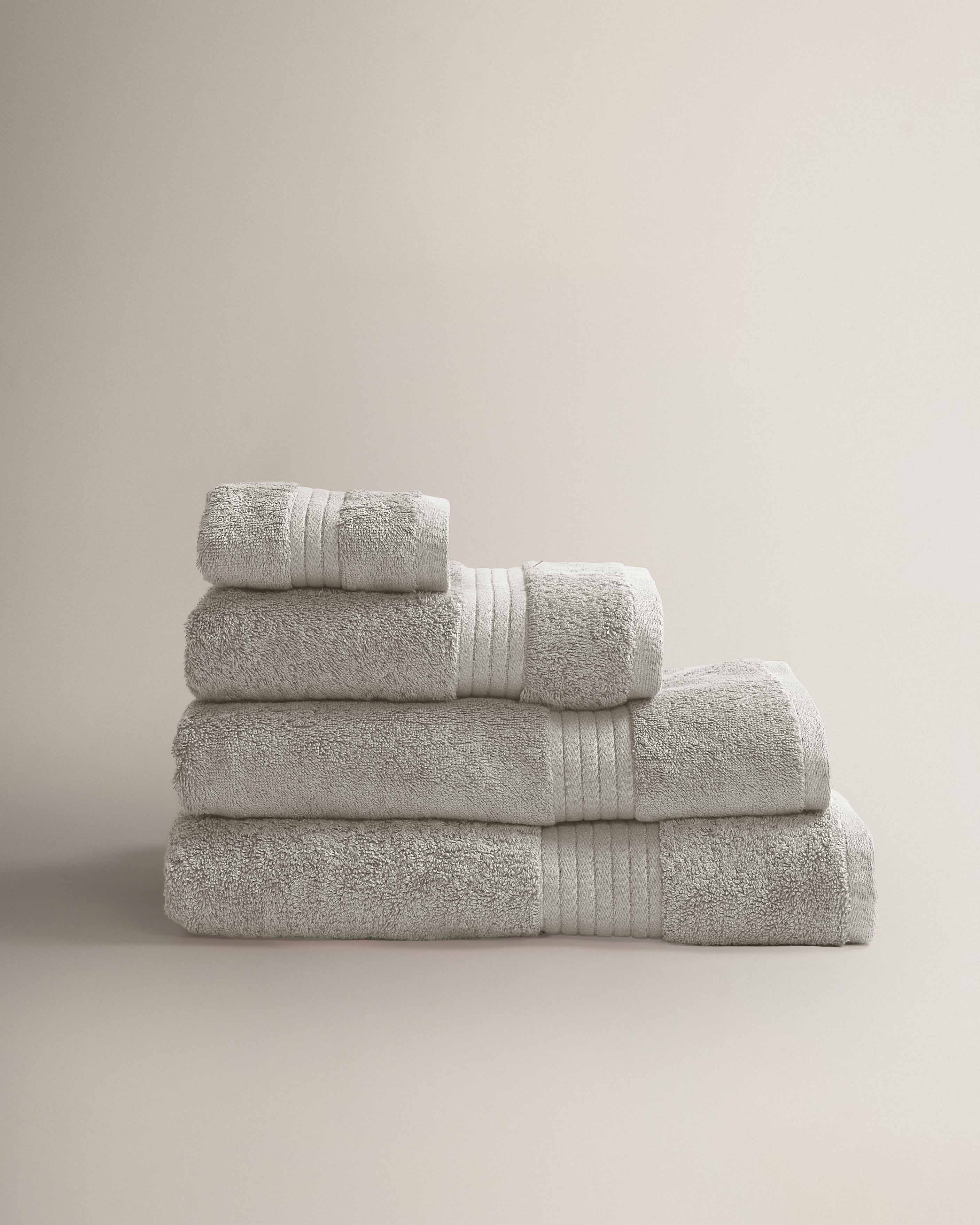 Toalla baño algodón gris claro (700 gr/m²)