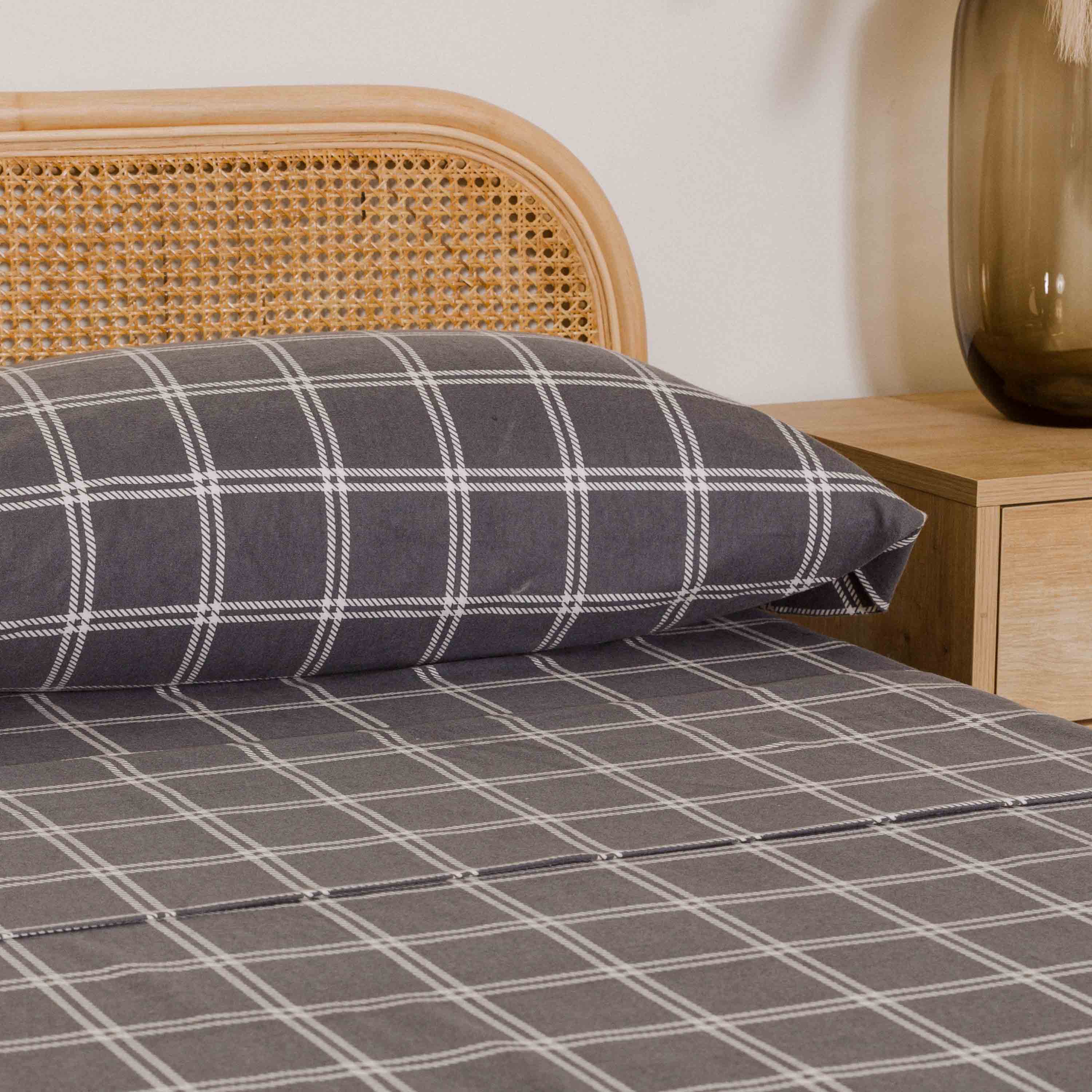 Juego de Sábanas Franela Cuadro Nitari Gris Claro