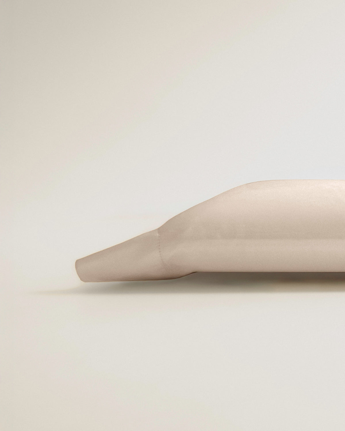 Fronha de Almofada em Cetim com Bainha Aberta Topo