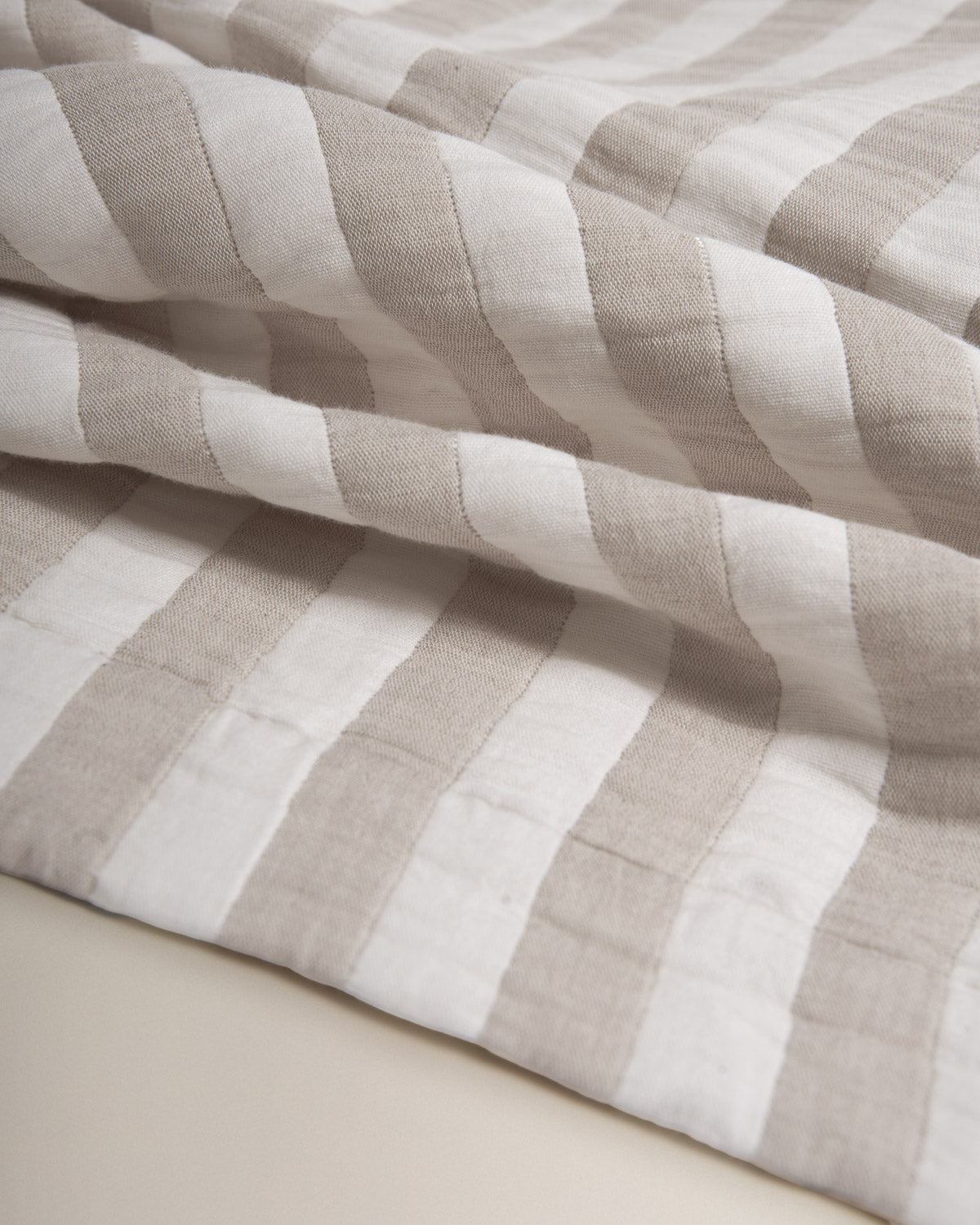 Colcha doble tela algodón jacquard raya niza gris