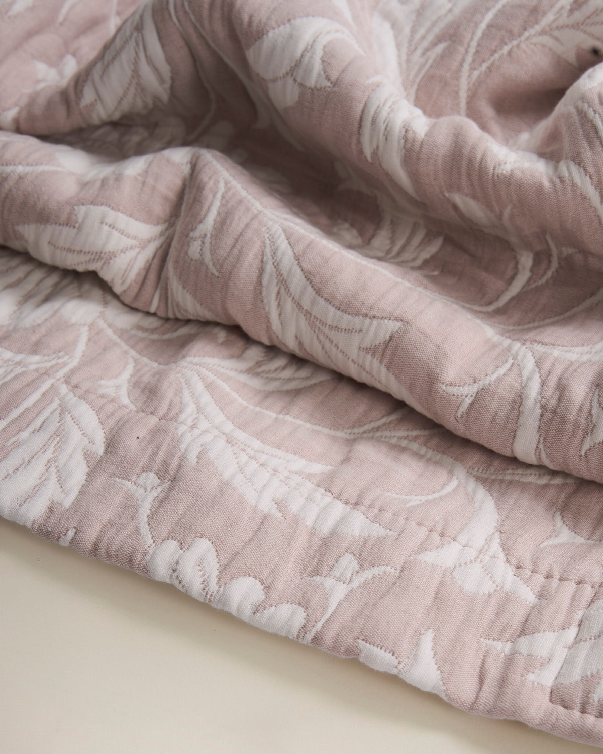 Colcha doble tela algodón jacquard margarita rosa keike