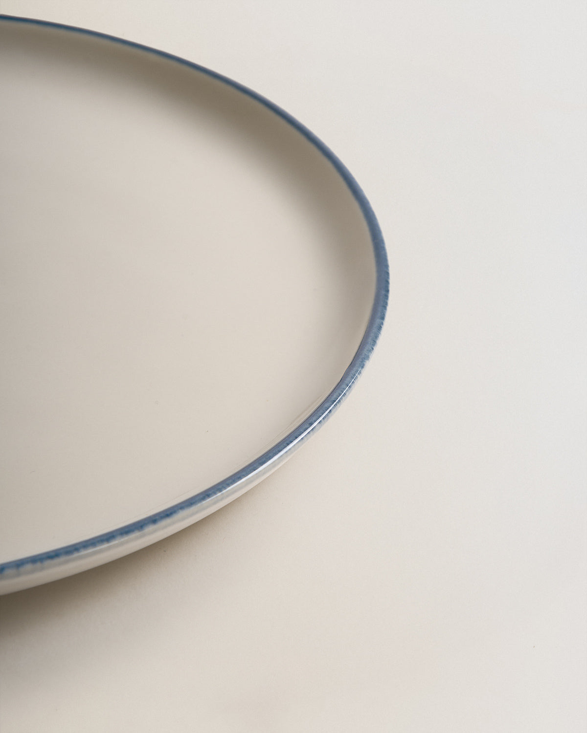 Plato postre cerámica filo blanco