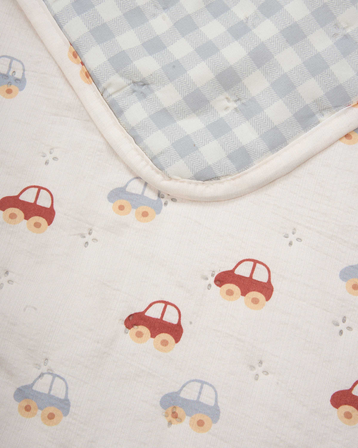 Colcha perforada infantil cars azul keike