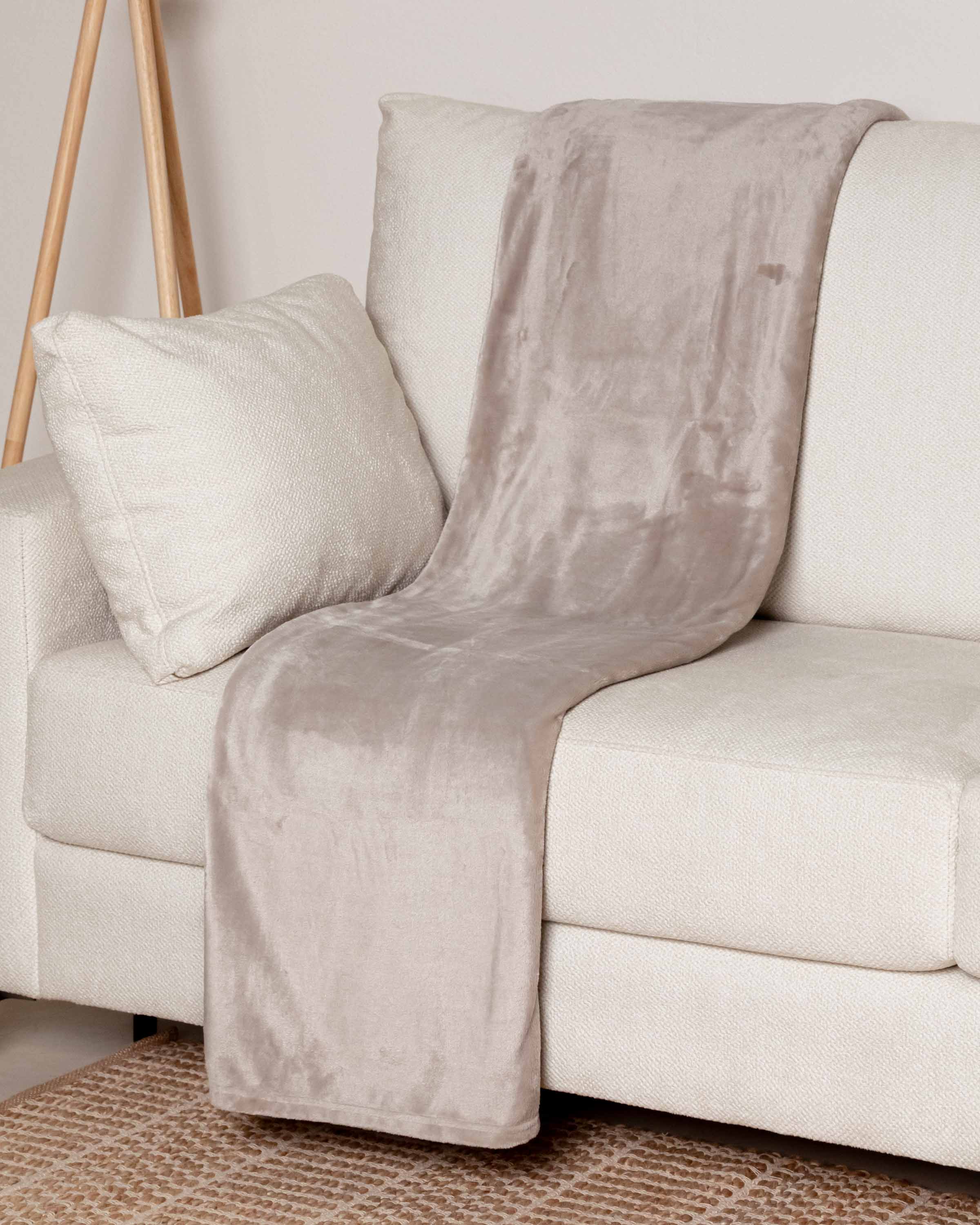 Manta Terciopelo Home Gris Claro