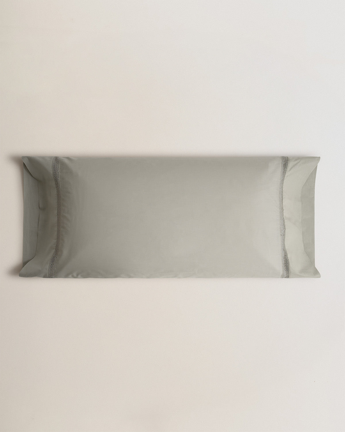 Percale cotton pillowcase with dry green lining