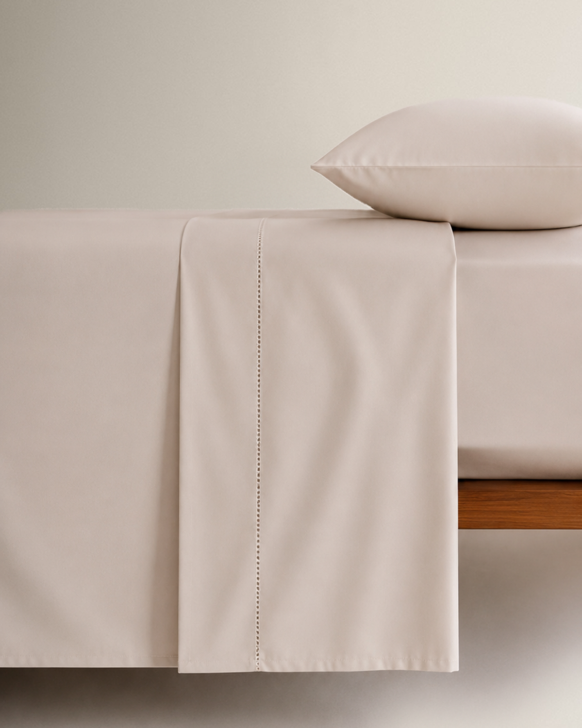 Ensemble de draps en satin avec ourlet uni taupe